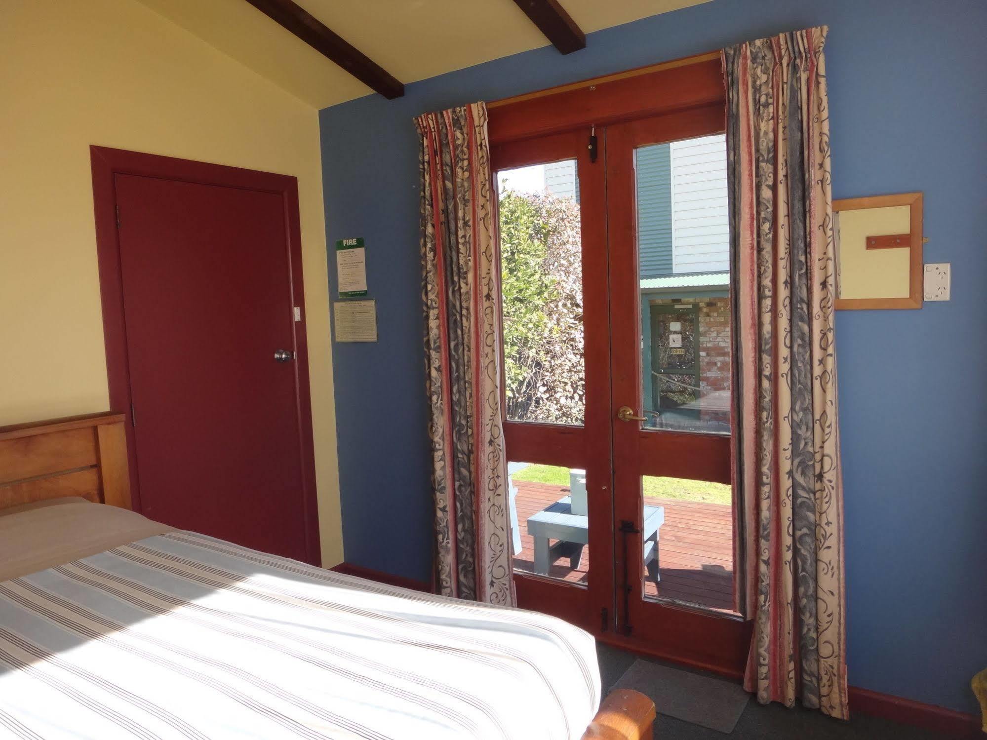 The Old Countryhouse Christchurch Exterior photo